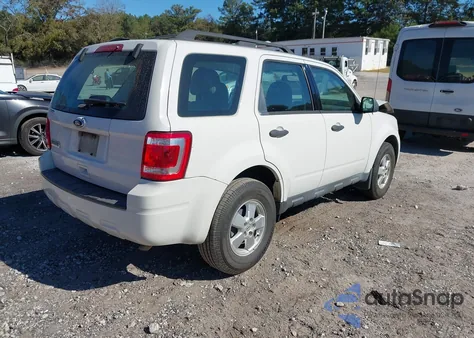 2011 Ford Escape Xls z USA, uszkodzony, nr VIN 1FMCU0C72BKC47968